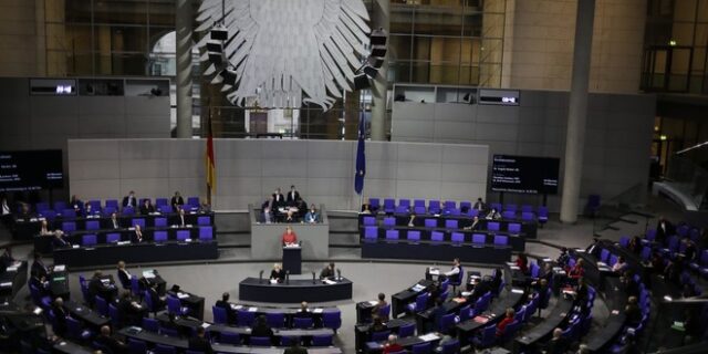Γερμανία: Τα χαμηλά επιτόκια έφεραν έσοδα 7 δις