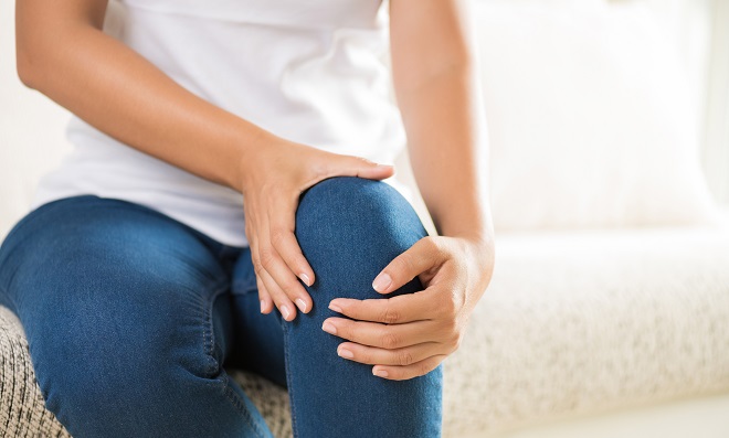 Οστεοαρθρίτιδα στα γόνατα: Απλές και χρήσιμες συμβουλές για την ανακούφιση από τα συμπτώματα της