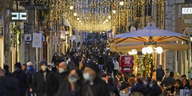 Ιταλία: Πιθανότητα κήρυξης της χώρας σε ”κόκκινη ζώνη” από Χριστούγεννα μέχρι Πρωτοχρονιά