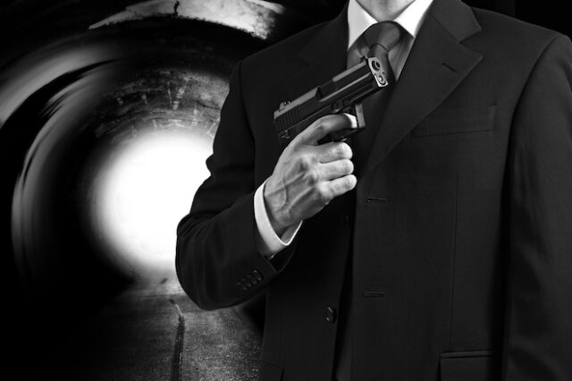 Το πιστόλι του Σον Κόνερι στον πρώτο “Τζέιμς Μποντ” πουλήθηκε έναντι 256.000 δολαρίων
