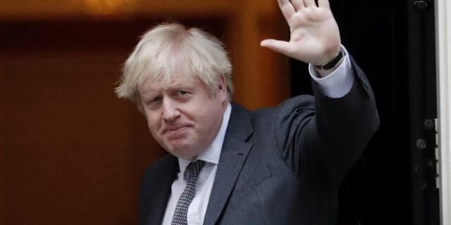Brexit: Ο Μπόρις Τζόνσον υπέγραψε την εμπορική συμφωνία