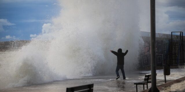 Αρχικά βελτίωση την Παρασκευή – Μετά ισχυρές βροχές και καταιγίδες