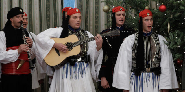 Μαθητές και εκπαιδευτικός συγκέντρωσαν σε ψηφιακό χάρτη κάλαντα από όλη την Ελλάδα