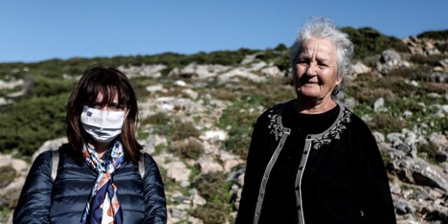 ΠτΔ: ”Η κυρά Ρήνη συμβολίζει τα φετινά Χριστούγεννα – Είναι μοναχική και γενναία η ίδια”