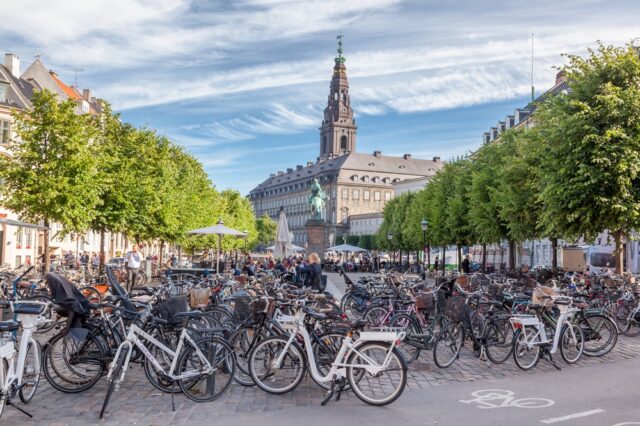 Η  Δανία κερδίζει το «πράσινο» στοίχημα πριν το 2030