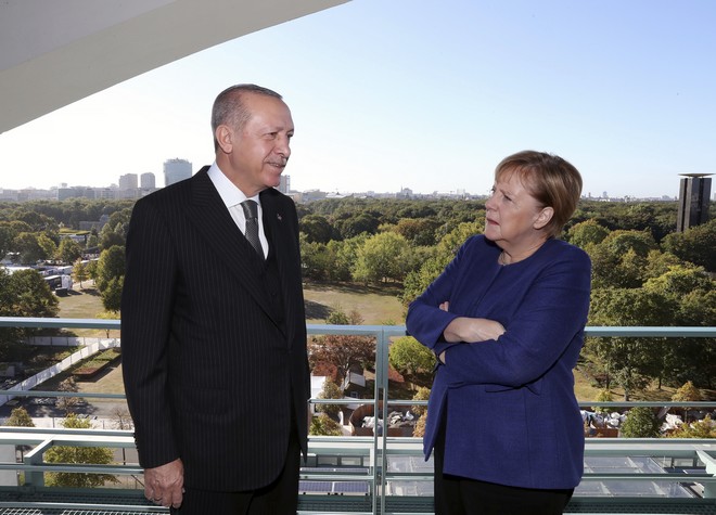 Ερντογάν σε Μέρκελ: Να ανοίξει μία νέα σελίδα στις σχέσεις Τουρκίας-ΕΕ