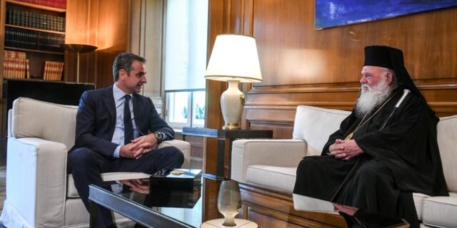 Μητσοτάκης σε Ιερώνυμο: Να τηρήσει η Εκκλησία με αυστηρότητα τις αποφάσεις των ειδικών
