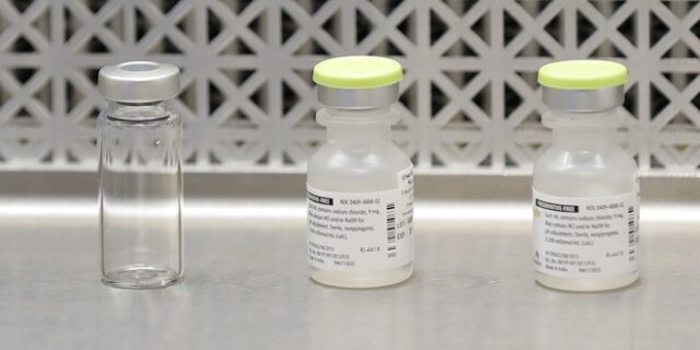 ΗΠΑ: O FDA ενέκρινε και το εμβόλιο της Moderna
