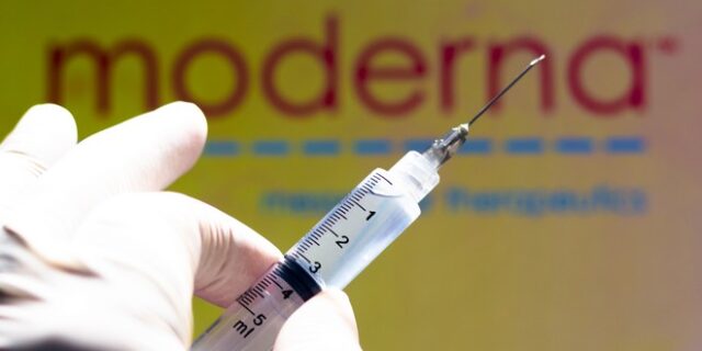 Η FDA θα χρειαστεί περισσότερο χρόνο για την έγκριση του εμβολίου της Moderna για χρήση στους εφήβους