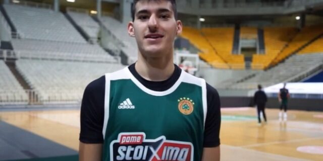 Οι παίκτες του Παναθηναϊκού ΟΠΑΠ τραγουδούν τα τρίγωνα κάλαντα και μας εύχονται χρονιά πολλά