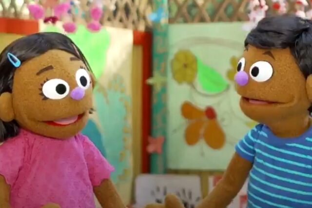 Το “Sesame Street” εισαγάγει τους πρώτους χαρακτήρες Ροχίνγκια για τα προσφυγόπουλα