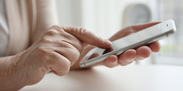 Τρίκαλα: Με ένα “κλικ” βοήθεια σε απομονωμένα άτομα που πλήττονται από τον κορονοϊό