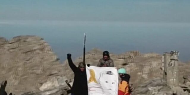 Πατέρας ύψωσε σημαία κατά του παιδικού καρκίνου στον Όλυμπο για τον γιο του