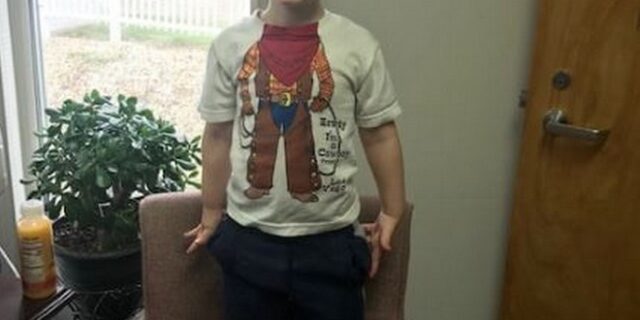 Αδιανόητο: Εγκατέλειψαν 3χρονο παιδί σε νεκροταφείο