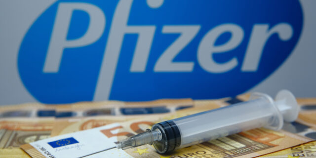Εμβόλιο: Η Pfizer μειώνει τις παραδόσεις έως 50% σε ορισμένες χώρες