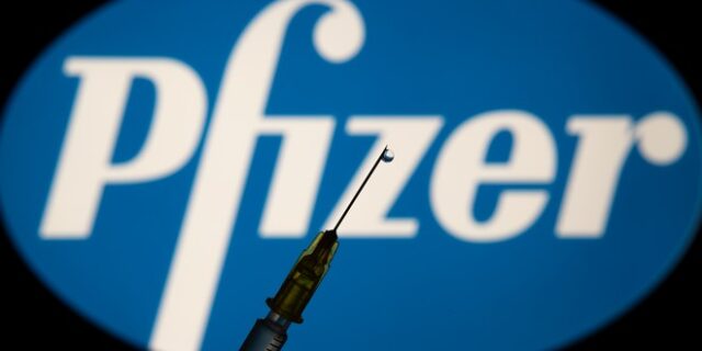 Εμβόλιο Pfizer: Γιατί είναι σημαντικό να τηρείται το διάστημα μεταξύ των δόσεων