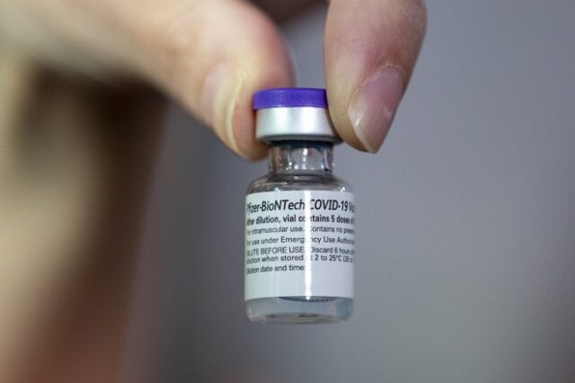 Κορονοϊός: Το εμβόλιο της Pfizer είναι αποτελεσματικό έναντι του “βρετανικού” στελέχους