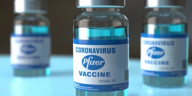 H Πολωνία απειλεί να κινηθεί νομικά κατά της Pfizer για τις καθυστερήσεις στα εμβόλια