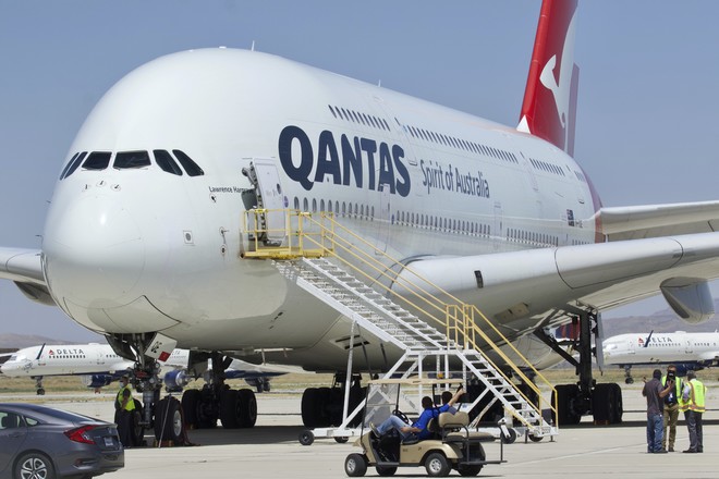 Qantas: Υποχρεωτικός ο εμβολιασμός κατά του κορονοϊού για το προσωπικό της