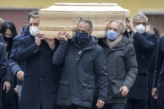 Το τελευταίο αντίο στον Πάολο Ρόσι – Οι πρώην συμπαίκτες του σήκωσαν το φέρετρο