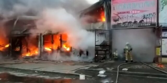 Ρωσία: Παρανάλωμα του πυρός αποθήκη με πυροτεχνήματα