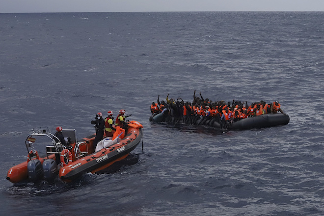 Ύπατη Αρμοστεία: Στα σύνορα της Ευρώπης στέλνουν ανθρώπους πίσω στη θάλασσα