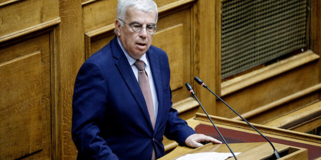 Επίθεση με μπογιές στο γραφείο του βουλευτή Στράτου Σιμόπουλου