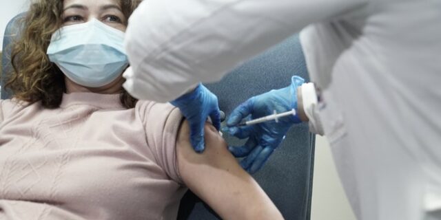 Στους 16.233 οι μέχρι στιγμής εμβολιασμοί στην Ελλάδα – Η γεωγραφική κατανομή
