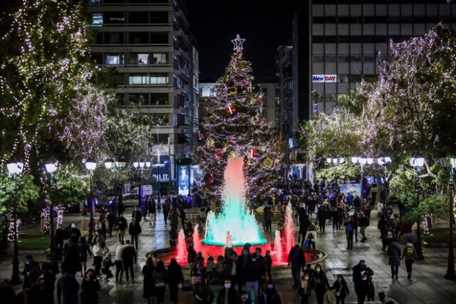 Εντυπωσιακά πλάνα: Η χριστουγεννιάτικη Αθήνα “ταξιδεύει” σε όλο τον κόσμο