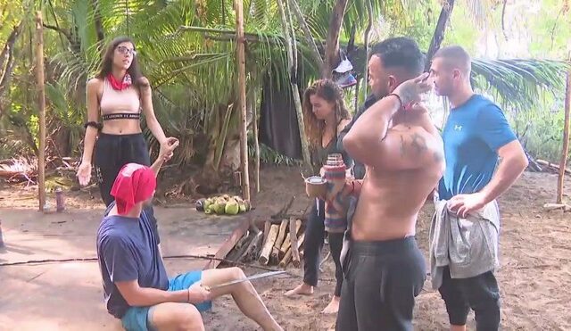 Survivor: Πώς ένα καβούρι έκανε Άννα Μαρία Βέλλη και Περικλή Κονδυλάτο να τσακωθούν