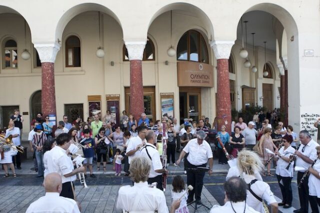 Θεσσαλονίκη: Μπαλκονάτη συναυλία στο κέντρο της πόλης!