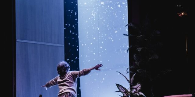 Τρεις αδερφές: Επιστρέφει online από το θέατρο Προσκήνιο η παράσταση του Δ. Καραντζά