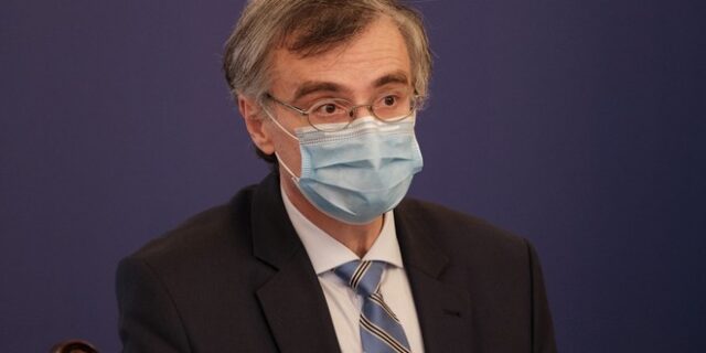 Τσιόδρας: “Είναι σημαντικό η επιστήμη να συνεχίσει το έργο της σε καιρούς δύσκολους”