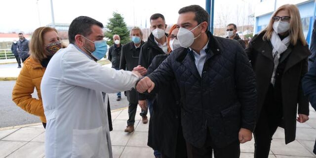 Τσίπρας από Κατερίνη: Κίνδυνος τρίτου κύματος χωρίς ενίσχυση του ΕΣΥ