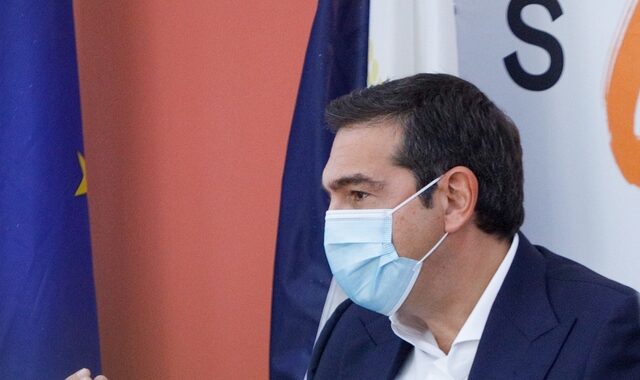 ΣΥΡΙΖΑ για εμβολιασμούς: Πλιάτσικο και ανικανότητα της ΝΔ