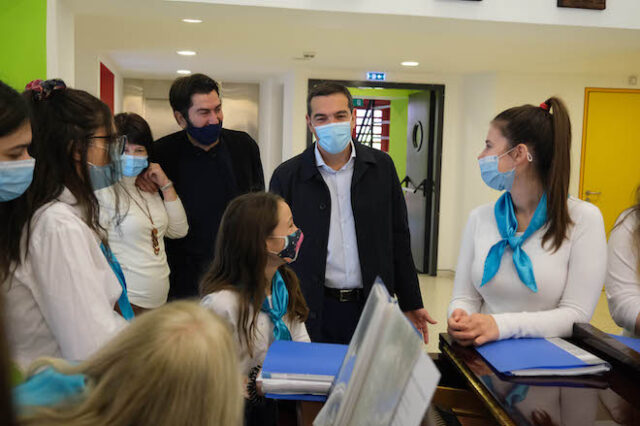 Τα κάλαντα και το… bella ciao των παιδιών της Κιβωτού του Κόσμου στον Αλέξη Τσίπρα