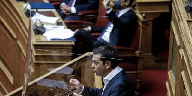 ΝΔ σε Τσίπρα: “Κατοικείτε στο σπίτι του ψέματος και παραθερίζετε στη βίλα της υποκρισίας”