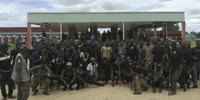 Νιγηρία: Βίντεο της Μπόκο Χαράμ δείχνει τα 520 αγόρια που απήχθησαν