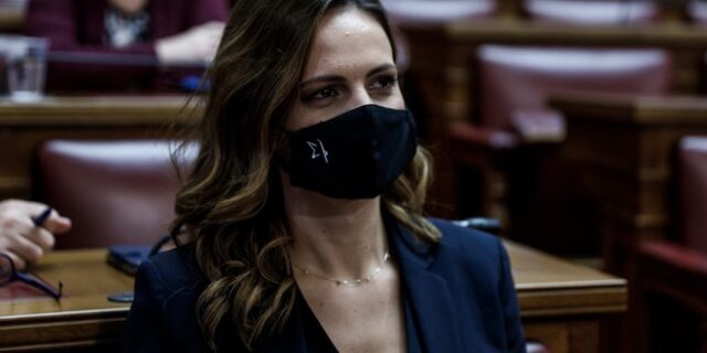 Αχτσιόγλου: “Αδήριτη κοινωνική ανάγκη η οριστική κατάργηση του πτωχευτικού νόμου”