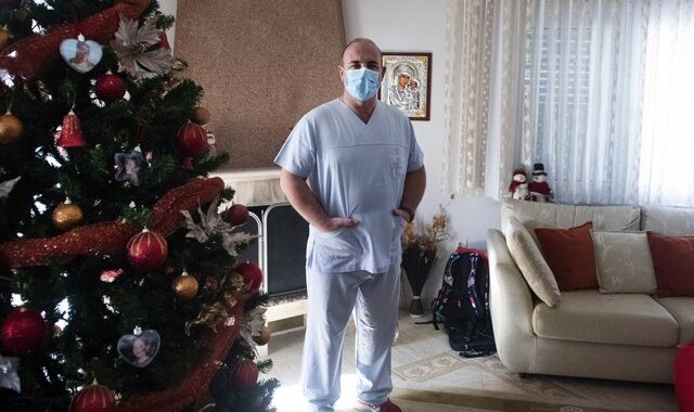 Θεσσαλονίκη: Γιατρός μετέτρεψε το σπίτι του σε μονάδα Covid για να νοσηλευτεί η οικογένειά του