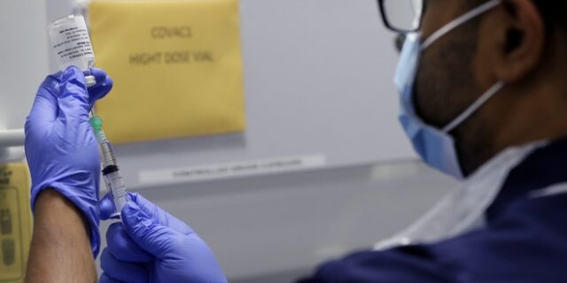 Κορονοϊός: Πώς νιώθεις όταν κάνεις εμβόλιο mRNA