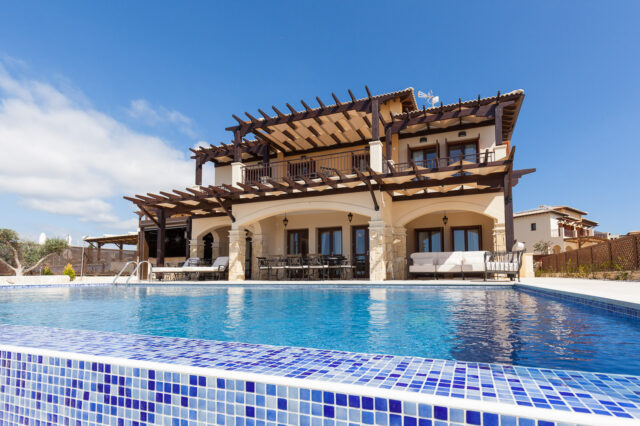 Οι κατοικίες της Holiday Residences στο Aphrodite Hills Resort, του ομίλου PRODEA Investments, επιλογή της Homes & Villas από την Marriott International