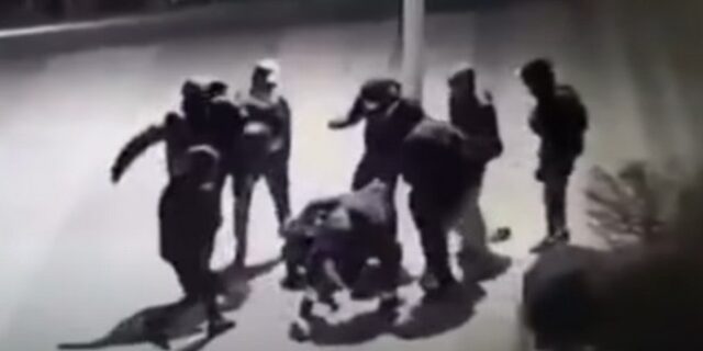 Γαλλία: Οργή μετά την επίθεση εναντίον 15χρονου από συμμορία νέων στο Παρίσι