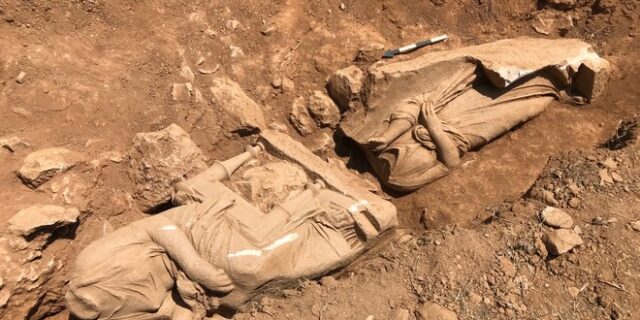 Παιανία: Ανακαλύφθηκε επιτύμβιο μνημείο με δύο γυναικείες μορφές