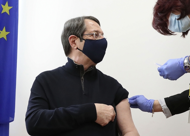 Κύπρος: Εμβολιάζονται όλοι οι υπουργοί με AstraZeneca