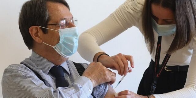 Κύπρος: Τη δεύτερη δόση του εμβολίου κατά του κορονοϊού έκανε ο Νίκος Αναστασιάδης