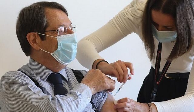 Κύπρος: Τη δεύτερη δόση του εμβολίου κατά του κορονοϊού έκανε ο Νίκος Αναστασιάδης
