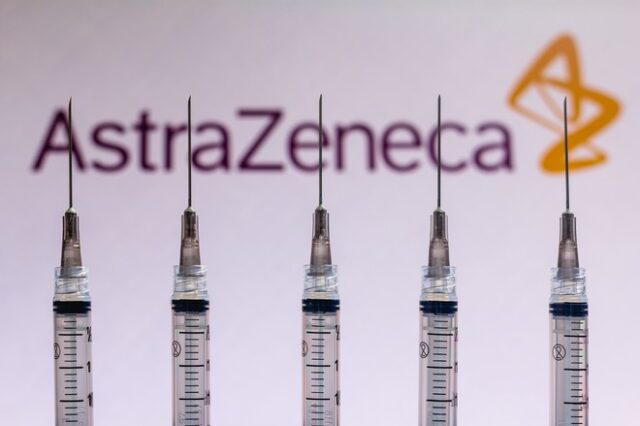 Μόνο το 25% των δόσεων του εμβολίου της AstraZeneca έχει χρησιμοποιηθεί στη Γαλλία