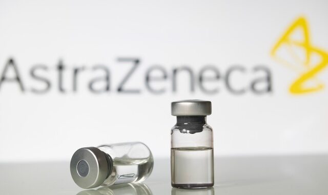 Εμβόλιο κορονοϊού: Μακρόν κατά AstraZeneca – Ζητά αυστηρό έλεγχο των εξαγωγών