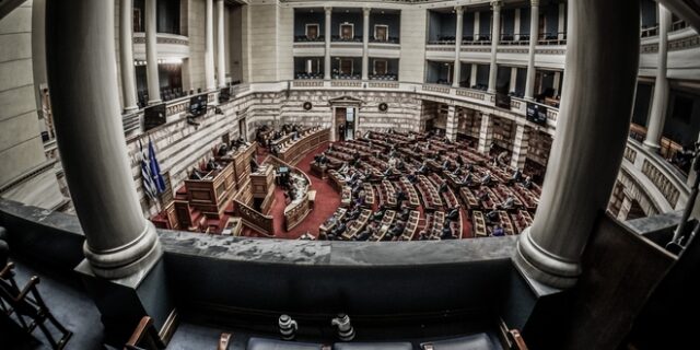 Βουλή: Στην Ολομέλεια το νομοσχέδιο για την επέκταση της αιγιαλίτιδας ζώνης στο Ιόνιο